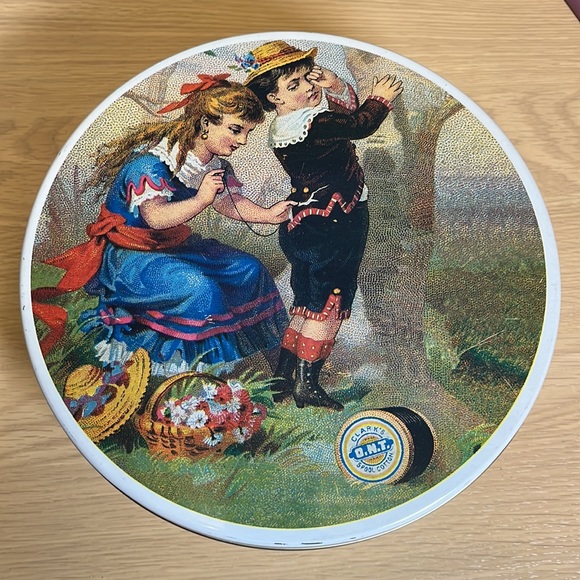 98 Vintage Wooden Spools of Thread and a Vintage Coats and Clark Tin - Picture 4 of 6